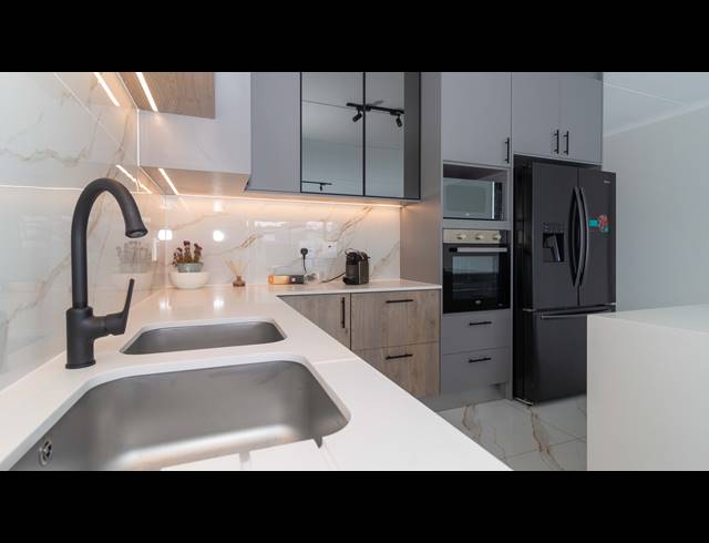 3 BEDROOM DUPLEX FOR SALE IN SANDOWN